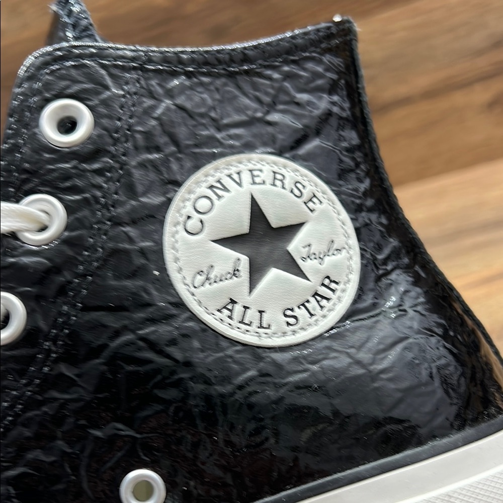 Converse Textured Black Leather High-Tops Platform with White Details - Picture 7 of 10